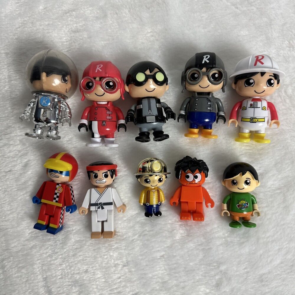 Ryan's World‎ Toy Lot of 10 Action Figures Mystery Green Shirt, Ghost Chaser